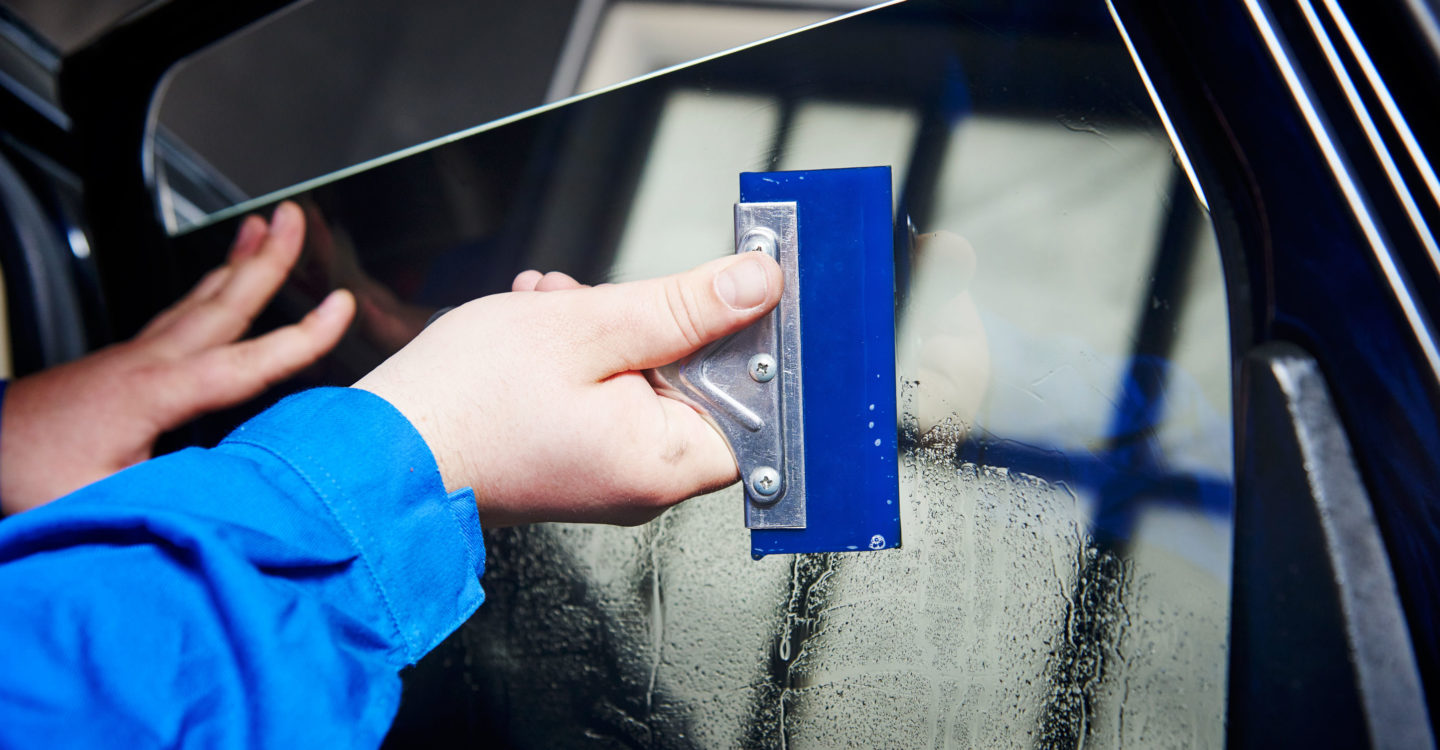 5 Reasons To Hire A Tinting Pro